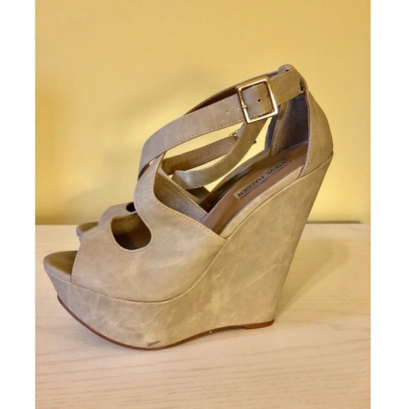 Steve Madden Xternal Wedge Sandal - Picture 4 of 8